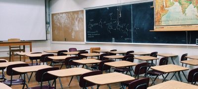 某中型K12学校信息化改造案例：教师在教育云平台上批改作业，学生家长通过手机查看学情报告，温暖校园场景